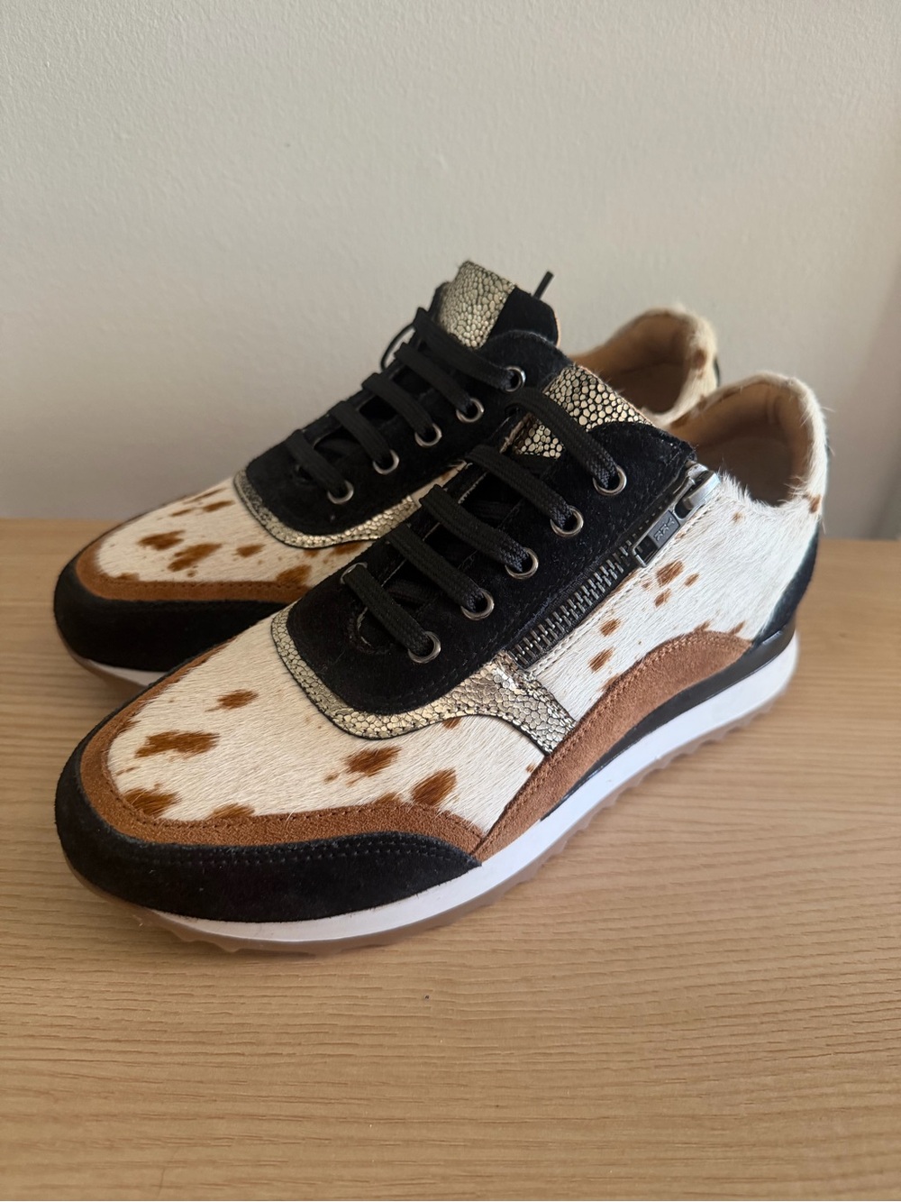 Myra Swift Cowhide Genuine Leather Sneakers Size 6 | Side Zip | NWOT - Picture 2 of 10